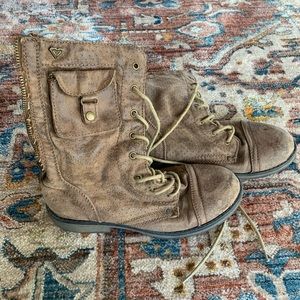 Rosy Combat boots